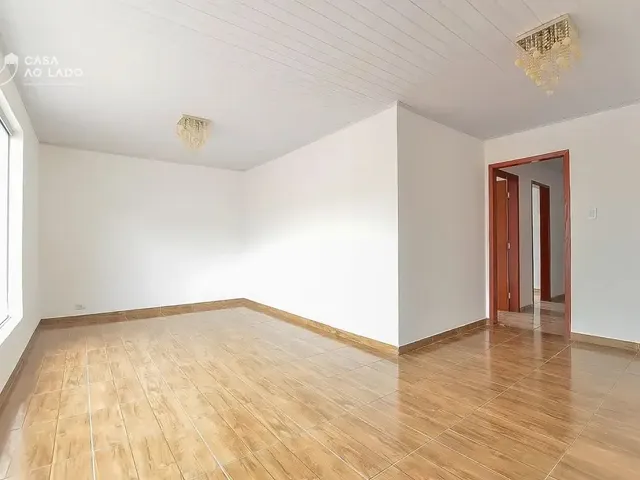 Casa 4 quartos e 4 banheiros, para alugar, no bairro Portão em Curitiba