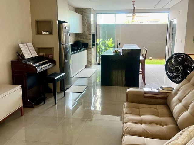 Casa com 126m² 3 quartos e 2 banheiros, à venda, no bairro Morada das Flores em Cambé