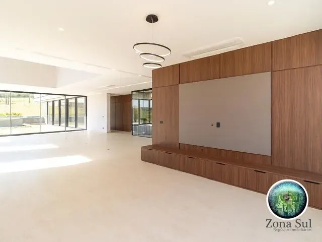 Casa com 1250m² 6 quartos e 8 banheiros, à venda, no bairro Portofino em Piedade