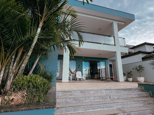 Casa com 300m² 3 quartos e 3 banheiros, à venda, no bairro Vale dos Cristais em Macaé