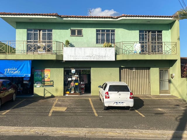 Casa com 462m² 3 quartos e 3 banheiros, à venda, no bairro Uvaranas em Ponta Grossa