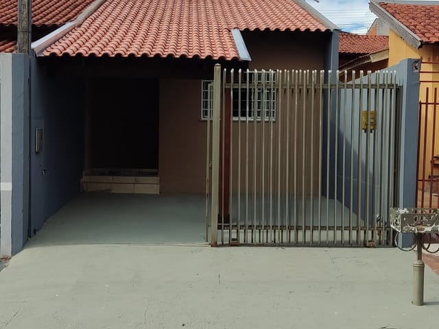 Casa 3 quartos e 2 banheiros, à venda, no bairro Conjunto Café em Londrina
