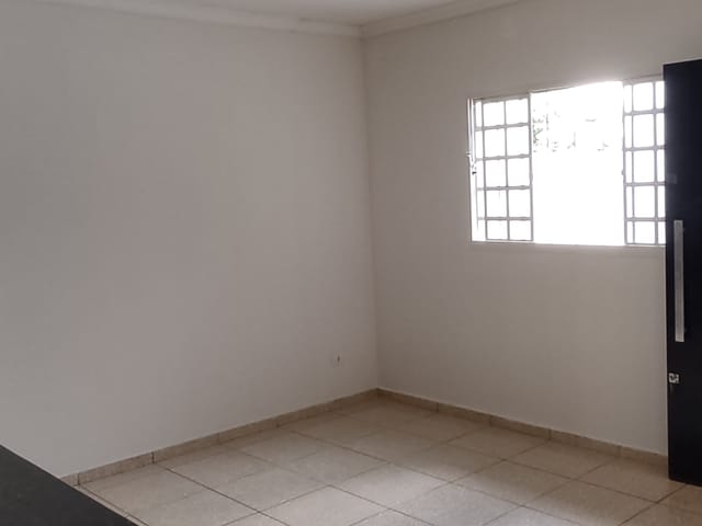 Casa 3 quartos e 2 banheiros, à venda, no bairro Conjunto Café em Londrina