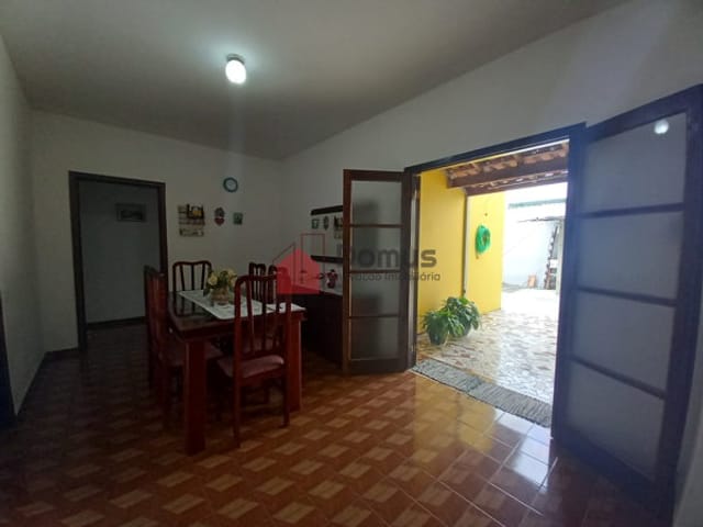 Casa com 395m², à venda, no bairro Residencial e Comercial Cidade Jardim em Pindamonhangaba