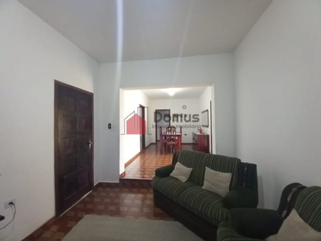 Casa com 395m², à venda, no bairro Residencial e Comercial Cidade Jardim em Pindamonhangaba