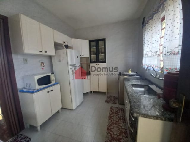 Casa com 395m², à venda, no bairro Residencial e Comercial Cidade Jardim em Pindamonhangaba