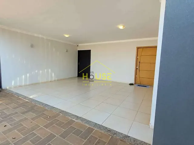 Casa com 229m² 3 quartos e 3 banheiros, à venda, no bairro Jardim Residencial Vilar em Votuporanga