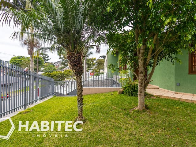 Casa com 360m² 3 quartos e 2 banheiros, à venda, no bairro Santa Cândida em Curitiba