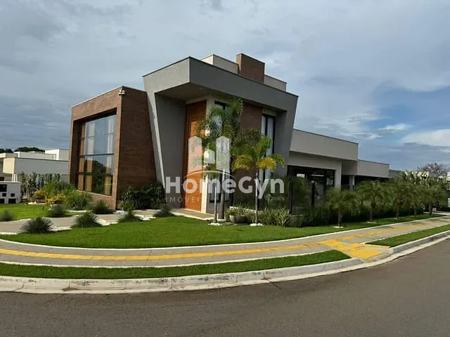Casa com 564m² 4 quartos e 6 banheiros, para alugar, no bairro Residencial Goiânia Golfe Clube em Goiânia