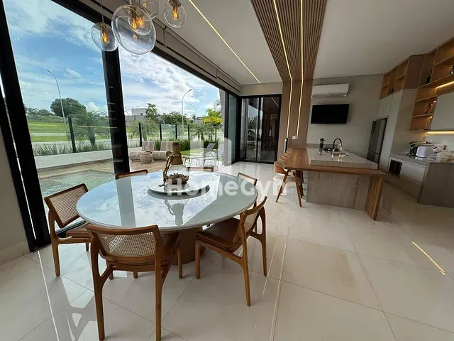 Casa com 564m² 4 quartos e 6 banheiros, para alugar, no bairro Residencial Goiânia Golfe Clube em Goiânia