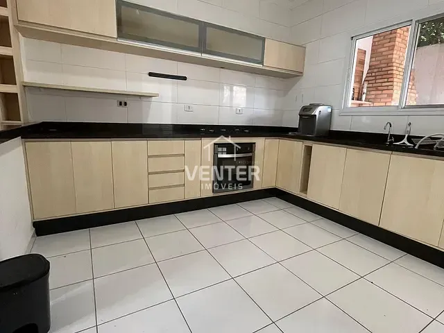 Casa 3 quartos e 3 banheiros, à venda ou para alugar, no bairro Vila Areao em Taubaté