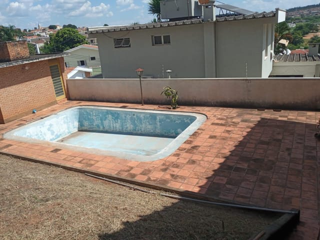 Casa com 721m² 5 quartos e 4 banheiros, à venda, no bairro Centro em São João da Boa Vista