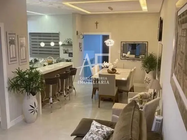 Casa com 300m², à venda, no bairro Jardim das Nações em Taubaté