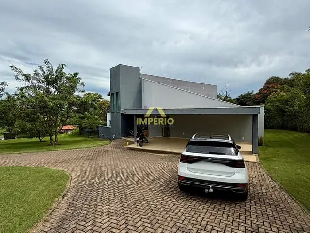 Casa com 2470m² 3 quartos e 4 banheiros, à venda, no bairro Condomínio Fechado Village Haras São Luiz II em Salto
