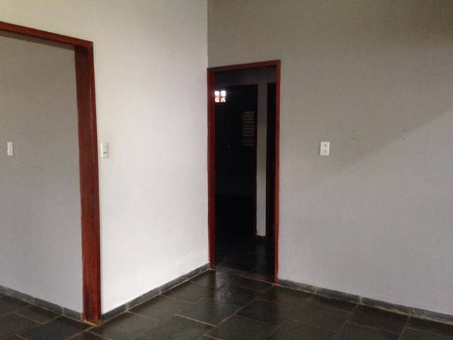 Casa com 287m² 3 quartos e 2 banheiros, à venda, no bairro Morada do Ouro em Cuiabá