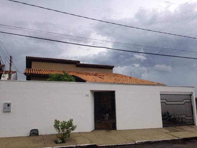 Casa com 287m² 3 quartos e 2 banheiros, à venda, no bairro Morada do Ouro em Cuiabá