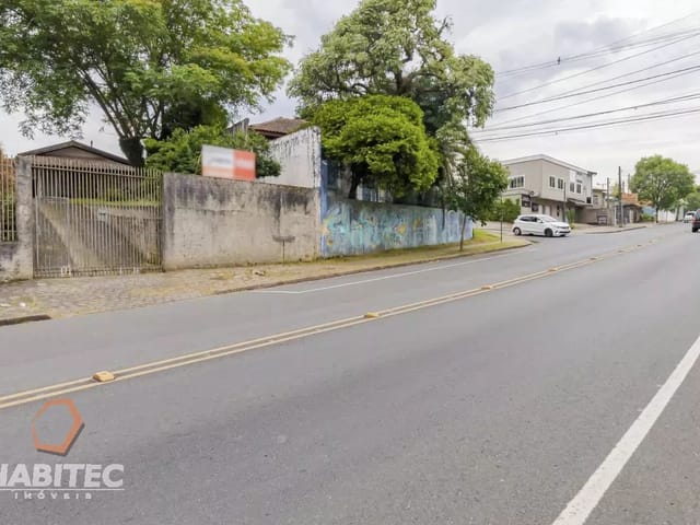 Casa com 594m² 4 quartos e 2 banheiros, à venda, no bairro Mercês em Curitiba