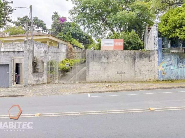Casa com 594m² 4 quartos e 2 banheiros, à venda, no bairro Mercês em Curitiba