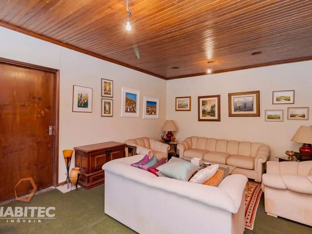 Casa com 594m² 4 quartos e 2 banheiros, à venda, no bairro Mercês em Curitiba