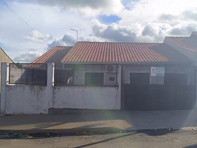 Casa 3 quartos e 1 banheiro, à venda, no bairro Jardim Alvorada em Cambé