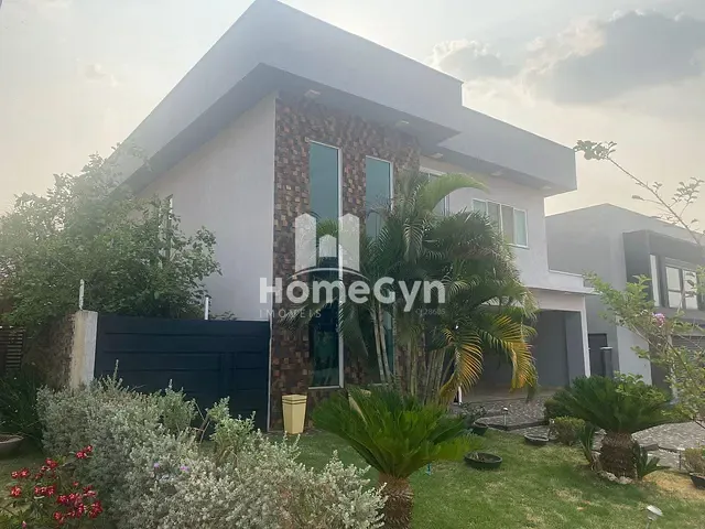 Sobrado com 435m² 4 quartos e 7 banheiros, para alugar, no bairro Residencial Goiânia Golfe Clube em Goiânia