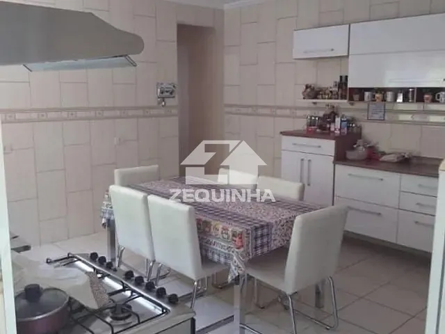 Casa com 280m² 3 quartos e 4 banheiros, à venda, no bairro Metalurgicos em Osasco