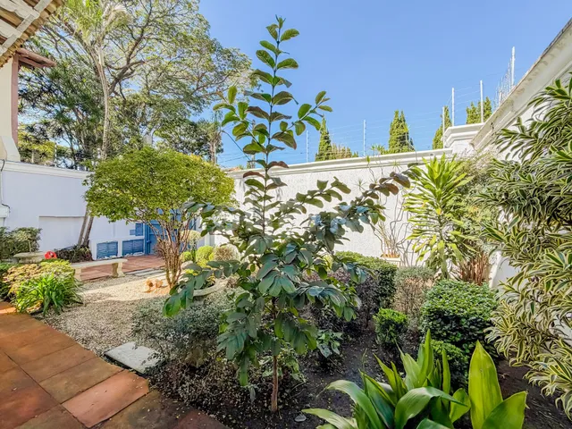 Casa com 450m² 4 quartos e 5 banheiros, para alugar, no bairro Jardim Paulista em São Paulo
