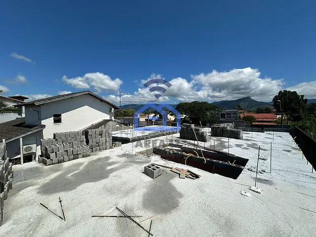 Casa com 75m² 2 quartos e 3 banheiros, à venda, no bairro Pontal de Santa Marina em Caraguatatuba