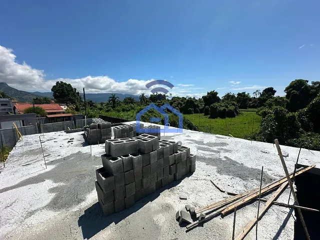 Casa com 75m² 2 quartos e 3 banheiros, à venda, no bairro Pontal de Santa Marina em Caraguatatuba