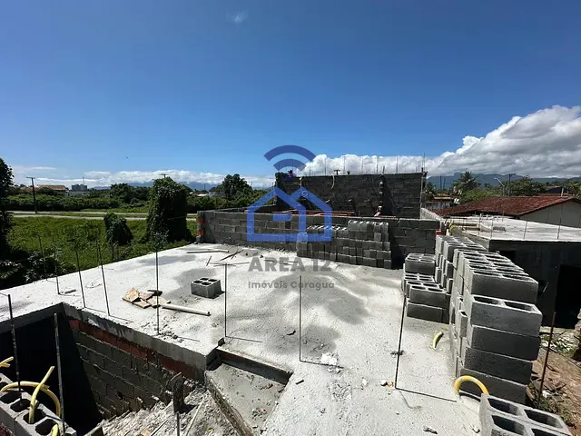 Casa com 75m² 2 quartos e 3 banheiros, à venda, no bairro Pontal de Santa Marina em Caraguatatuba