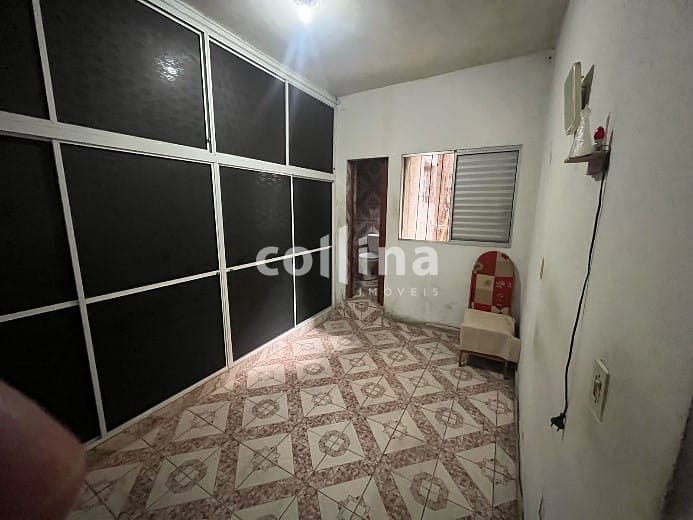Casa à venda com 2 quartos, 250m² - Foto 5