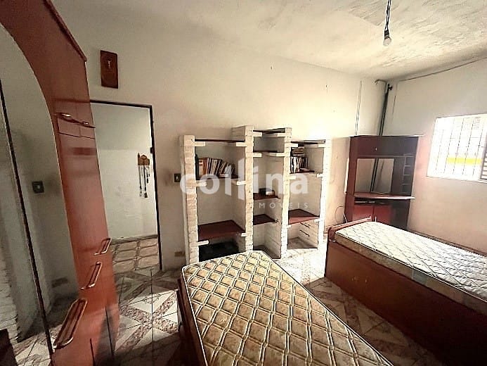 Casa à venda com 2 quartos, 250m² - Foto 3