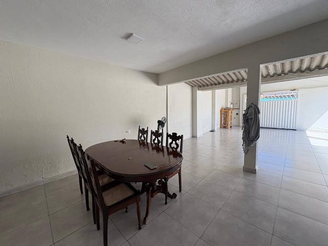 Casa com 200m² 2 quartos e 1 banheiro, à venda, no bairro Residencial São Luís em Campinas