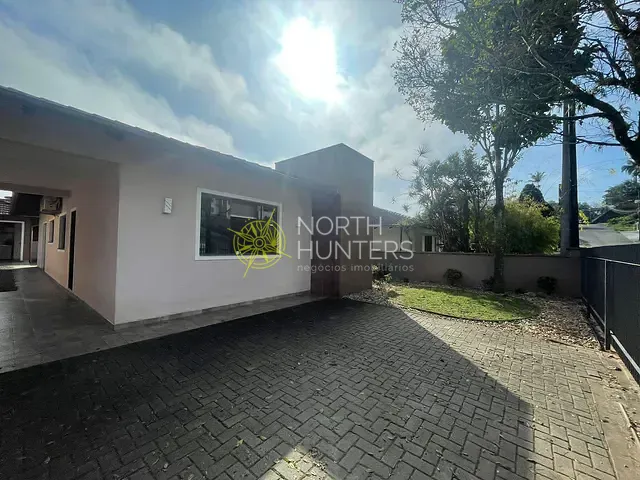 Casa com 420m² 4 quartos e 3 banheiros, à venda, no bairro Glória em Joinville