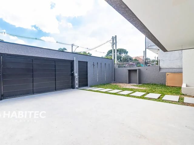 Casa 3 quartos e 5 banheiros, à venda, no bairro Boqueirão em Curitiba
