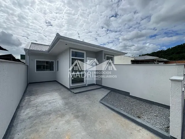 Casa com 50m² 2 quartos e 1 banheiro, à venda, no bairro Bela Vista em Palhoça