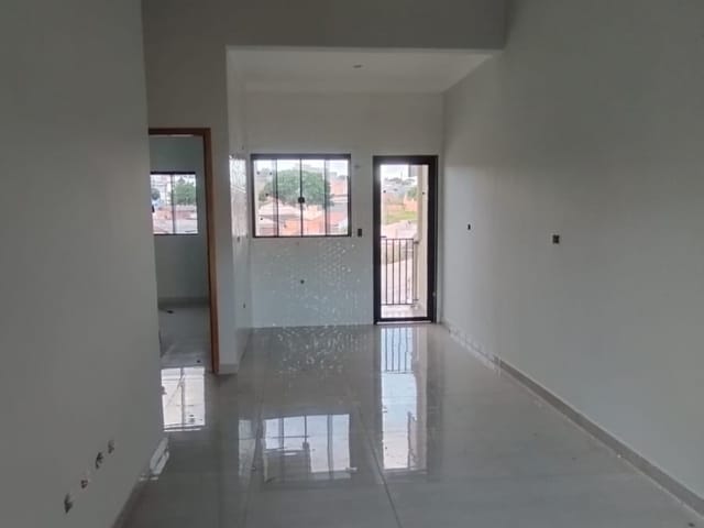 Casa 3 quartos e 1 banheiro, à venda, no bairro Jardim Nova Cambé em Cambé