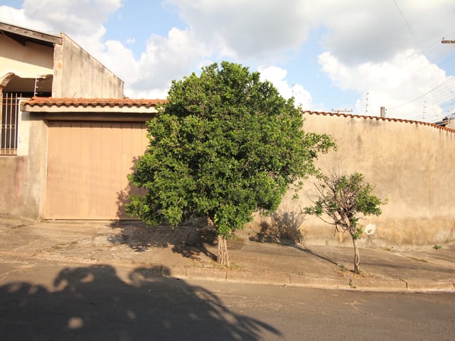 Casa com 300m² 1 quarto e 2 banheiros, à venda, no bairro Parque Residencial Tereza Cristina em São João da Boa Vista