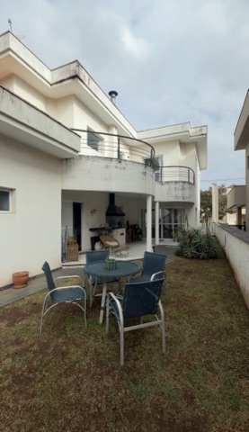 Casa com 360m² 4 quartos e 6 banheiros, à venda, no bairro Alphaville em Santana de Parnaíba