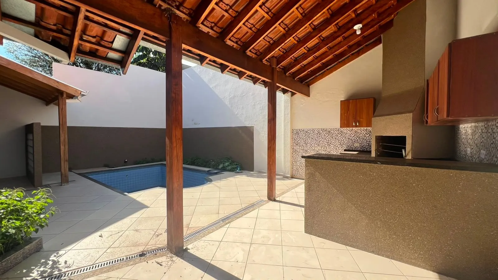 Casa, 3 quartos, 290 m² - Foto 1