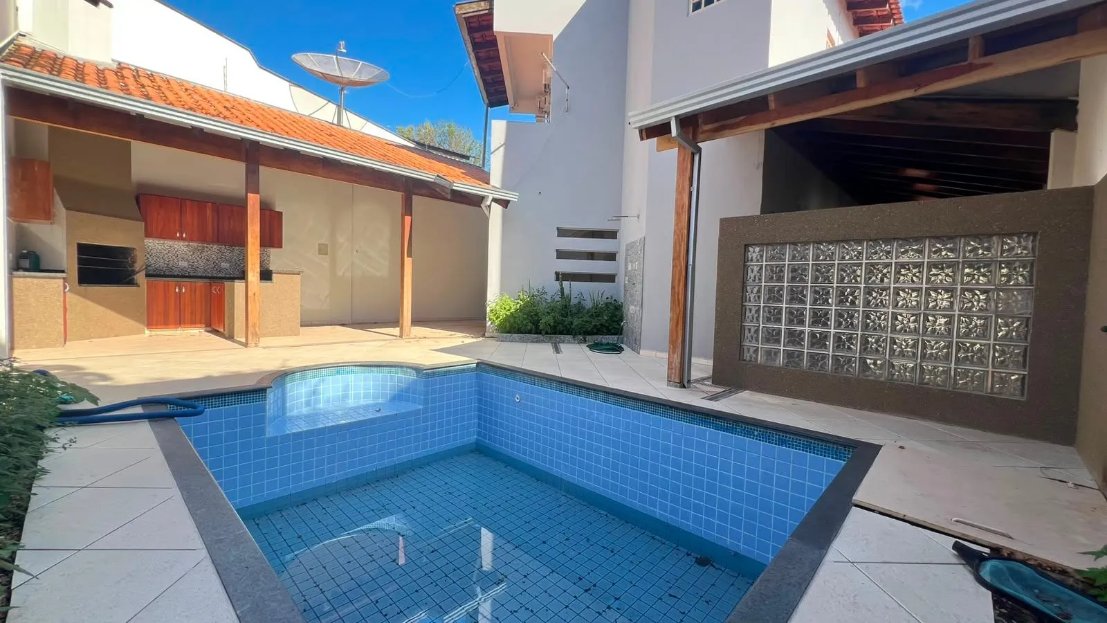 Casa, 3 quartos, 290 m² - Foto 2
