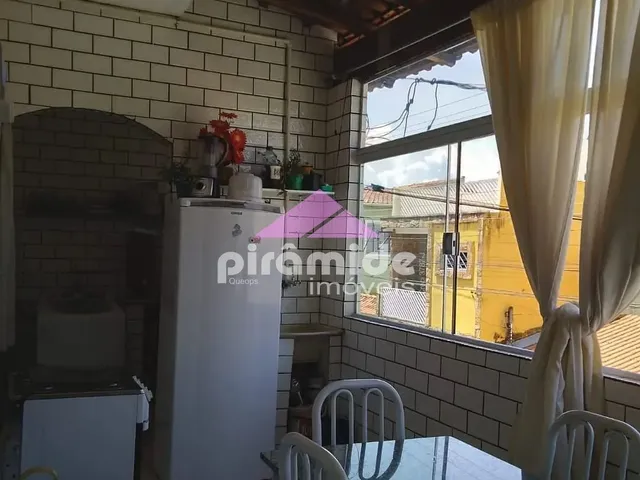Casa com 10m² 4 quartos e 4 banheiros, à venda, no bairro Ponte Alta em Aparecida