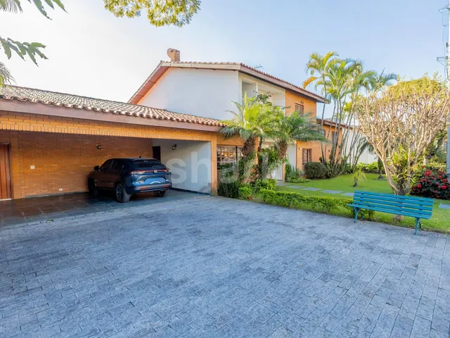 Casa com 840m² 4 quartos e 7 banheiros, à venda, no bairro Alphaville em Santana de Parnaíba
