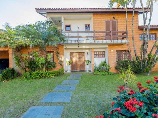 Casa com 840m² 4 quartos e 7 banheiros, à venda, no bairro Alphaville em Santana de Parnaíba