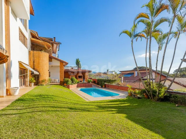 Casa com 840m² 4 quartos e 7 banheiros, à venda, no bairro Alphaville em Santana de Parnaíba