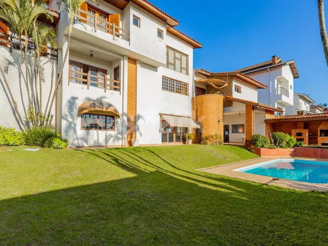 Casa com 840m² 4 quartos e 7 banheiros, à venda, no bairro Alphaville em Santana de Parnaíba