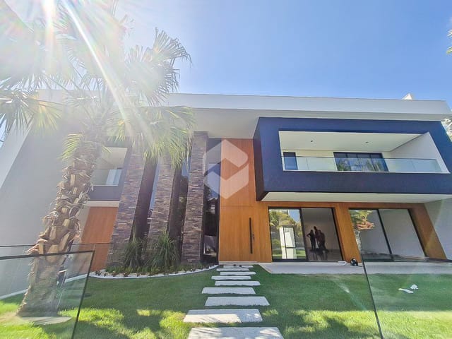 Casa com 2000m² 5 quartos e 9 banheiros, à venda, no bairro Barra da Tijuca em Rio de Janeiro