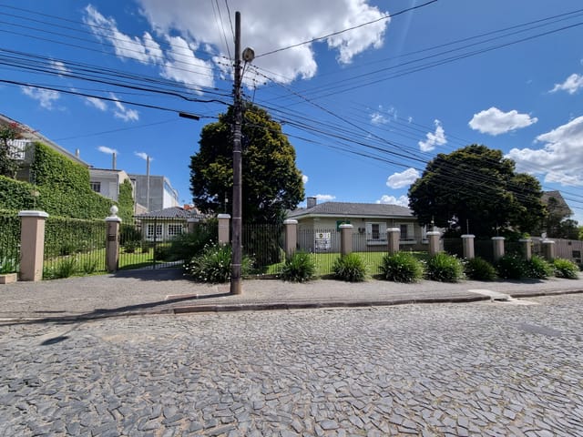 Casa com 1980m² 3 quartos e 3 banheiros, à venda, no bairro Orfãs em Ponta Grossa
