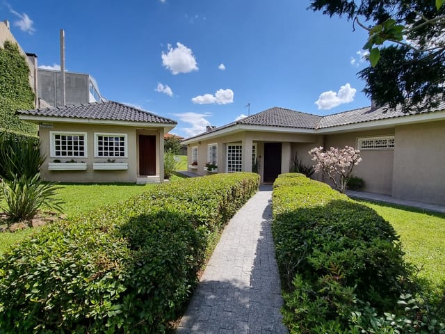 Casa com 1980m² 3 quartos e 3 banheiros, à venda, no bairro Orfãs em Ponta Grossa