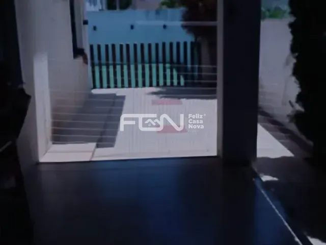Casa com 340m² 3 quartos e 4 banheiros, à venda, no bairro Buraquinho em Lauro de Freitas
